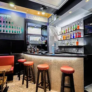 Alessandro Palace & Bar Albergue